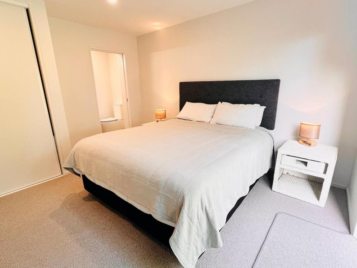 Chester St East - Christchurch Holiday Homes Экстерьер фото